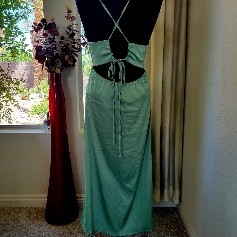 Satin Midi - Picture 2 of 2